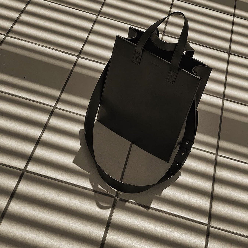 Shopper Tote w/ Wide Strap - N.123 - Black Smooth Nappa